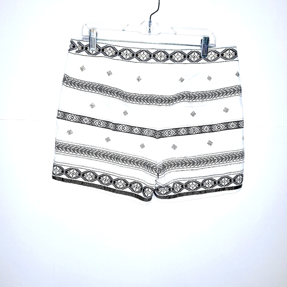 SOLD - Women's WHBM Black and White Patterned Shorts
